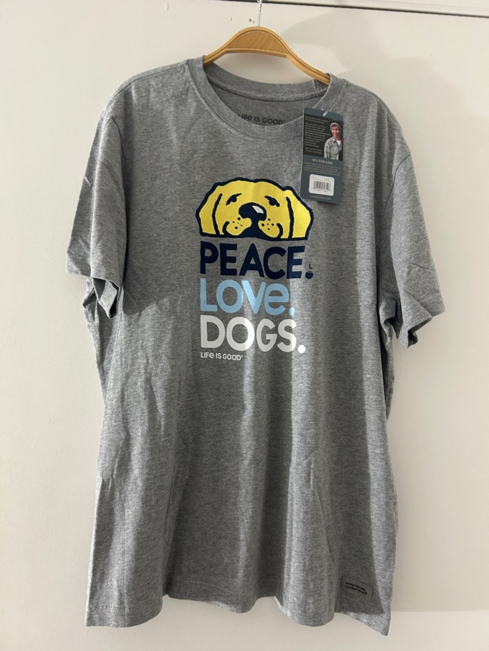 Life Is Good Men’s PEACE. LOVE. DOGS. Short Sleeve T-Shirt